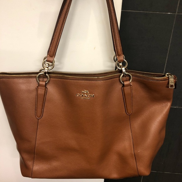 Coach Handbags - Coach tan leather handbag